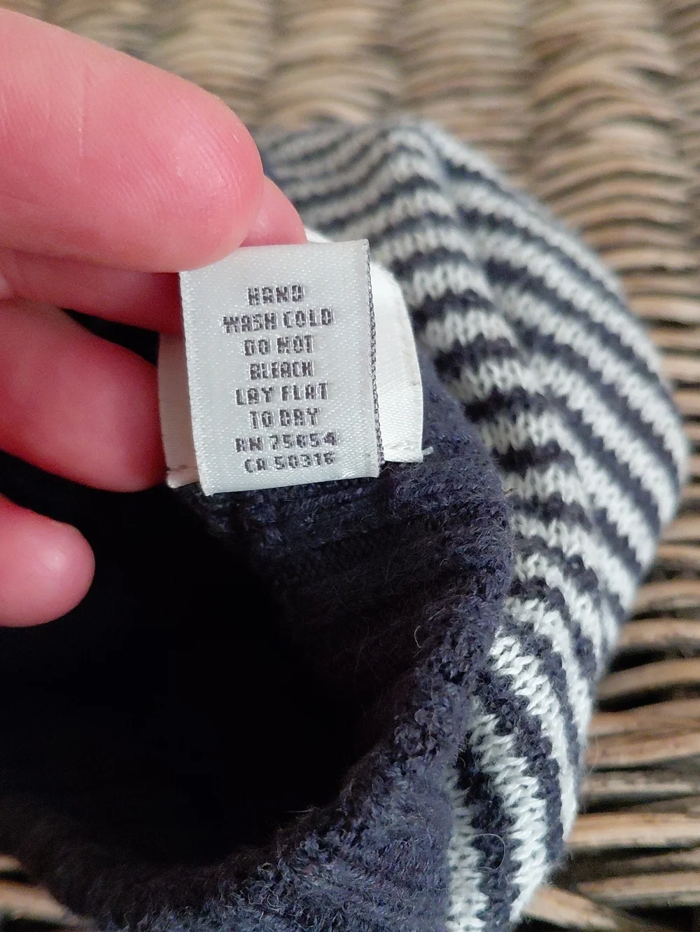 Vintage Abercrombie & Fitch Navy/White Striped Slouch Beanie